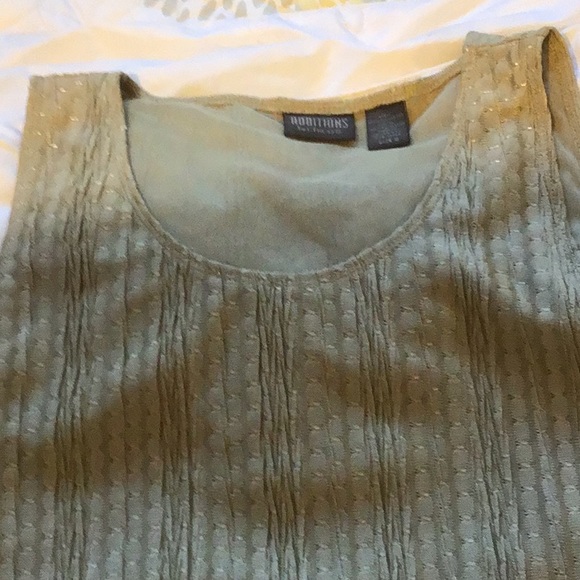 Top - Picture 2 of 3